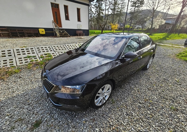Skoda Superb cena 96900 przebieg: 142000, rok produkcji 2017 z Łęknica małe 191